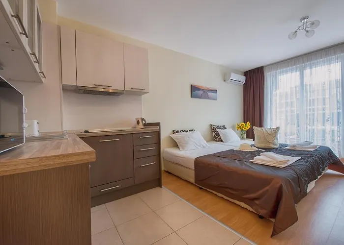 Admiral Plaza 公寓 *