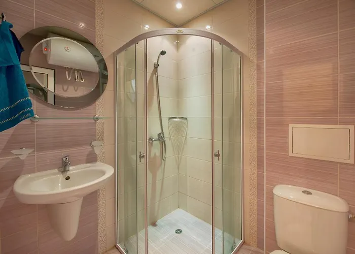 Admiral Plaza 公寓 *