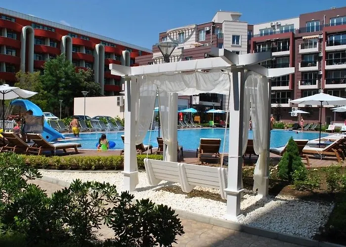 Admiral Plaza 公寓 *